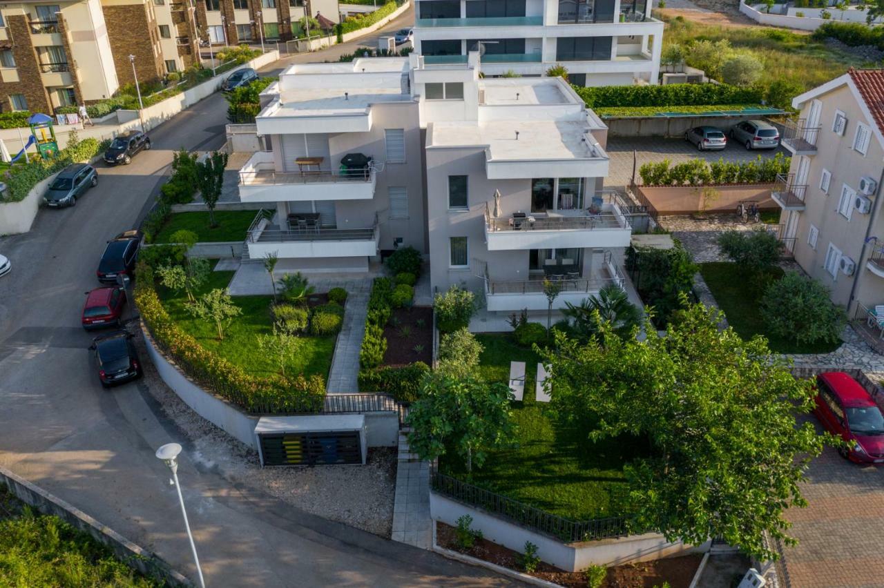 Rova Apartment