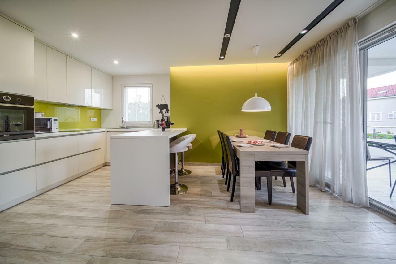 Apartment Rova *